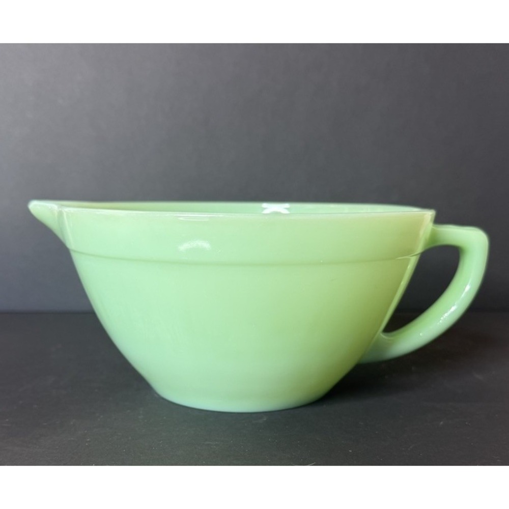 VTG Anchor Hocking Fire King Jadeite Ovenware Mixing Bowl Handle Pour Spout EUC